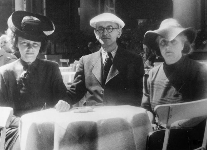 Mutter Erika, Großeltern Ernst und Grete Schwarzer.