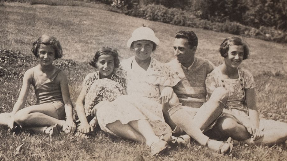 Die Familie Lasker 1932, links außen Renate. Noch wirft das Grauen keine Schatten.